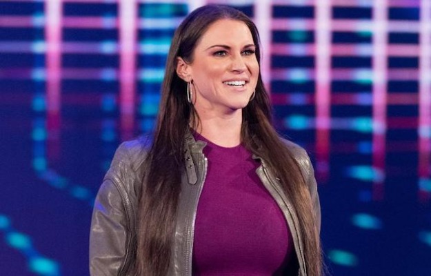 ¿Quién es el mejor luchador de WWE para Stephanie McMahon?