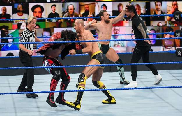 Una unión peculiar en WWE SmackDown