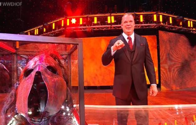 Kane explica por qué Vince McMahon es un visionario