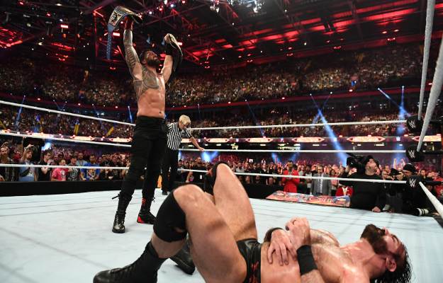 Roman Reigns derrota a Drew McIntyre en WWE Clash at the Castle