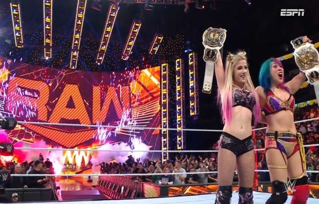 Alexa Bliss & Asuka nuevas campeonas en pareja femeninas WWE RAW
