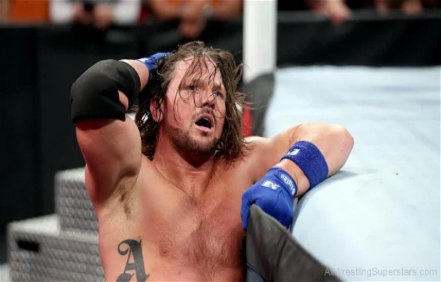 AJ Styles podría haber sufrido una fuerte lesión