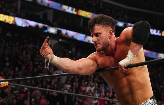 MJF defiendo a una ex superestrella despedida de WWE