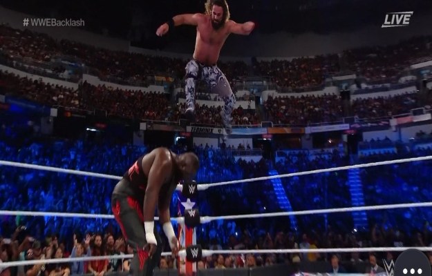 Seth Rollins se luce con una victoria en WWE Backlash