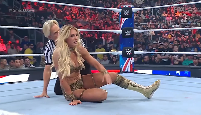 Charlotte Flair podría sufrir una grave lesión