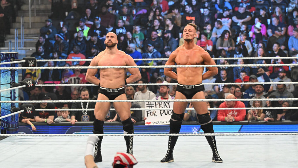 Giovanni Vinci sufre una conmoción cerebral en WWE RAW