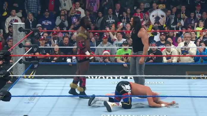 Drew McIntyre deja sin resultado el combate de Oba Femi y Cody Rhodes Drew McIntyre deja sin resultado el combate de Oba Femi y Cody Rhodes