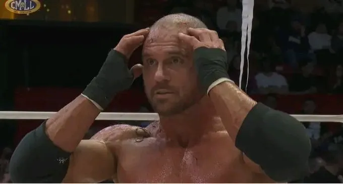 Johnny Consejo rapado Johnny Consejo rapado