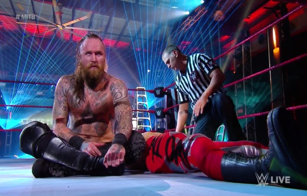 Aleister Black se clasifica para Money In The Bank