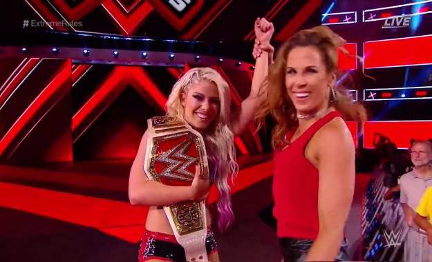 Alexa Bliss retiene el campeonato femenino de RAW