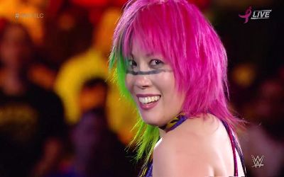 Asuka derrotó a Emma en WWE TLC 2017