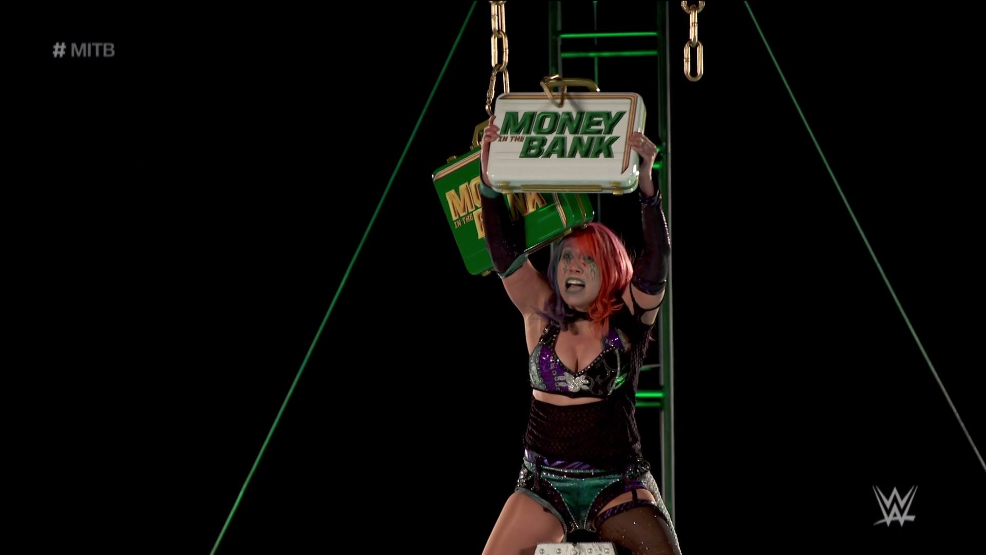 Asuka gana el maletín de Money In the Bank femenino