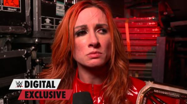 Becky Lynch rompe a llorar por sus problemas con Charlotte en WWE