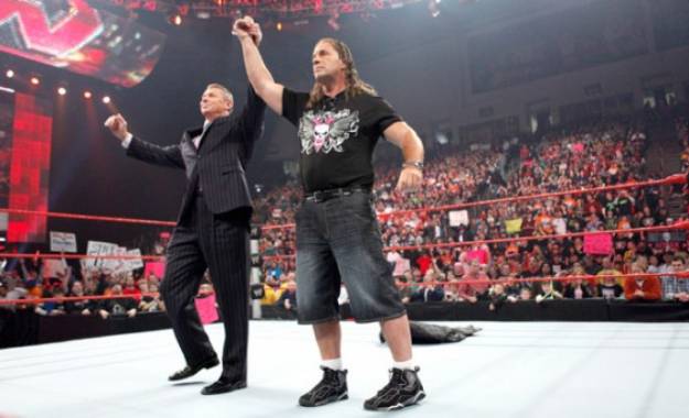 Bret Hart revela cómo Vince McMahon lo convirtió en un gran heel
