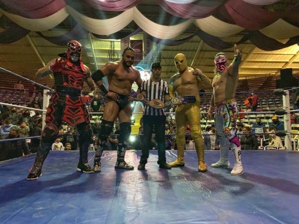Cinta de Oro derrota a Penta, Bandido y Texano Jr. para retener el IOCW Championship
