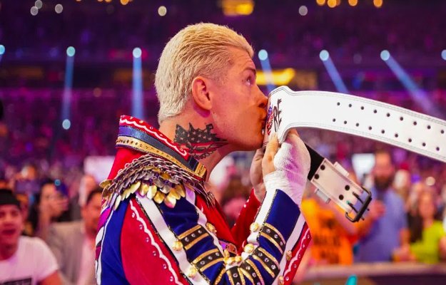 Cody Rhodes revela quien lo animó a regresar a WWE