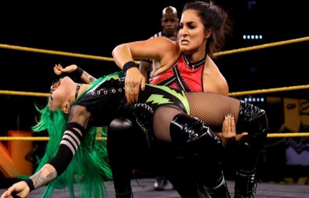 Combate escaleras WWE NXT