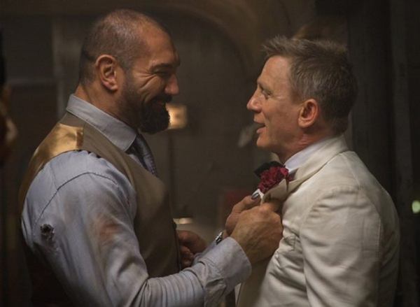 Daniel Craig le partió la nariz a Batista grabando James Bond