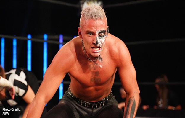 Darby Allin grabando un reality show