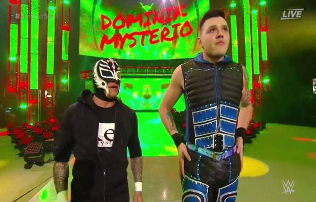 Dominik Mysterio habla sobre sus inicios en WWE