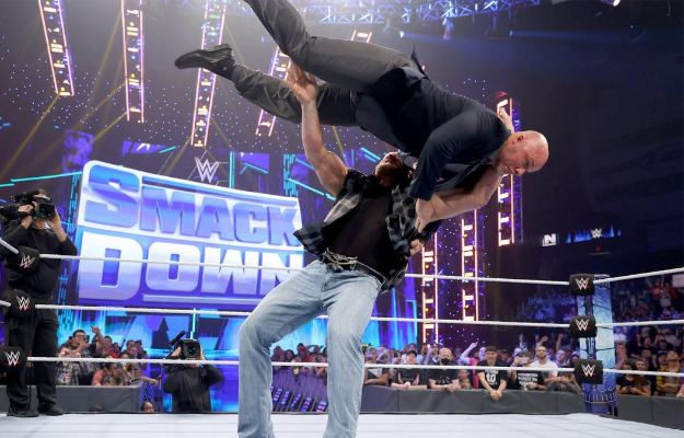 Estrella de WWE planea atacar fuertemente a Adam Pearce