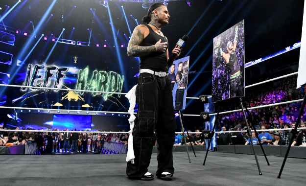 Jeff Hardy es homenajeado por sus 20 años en WWE