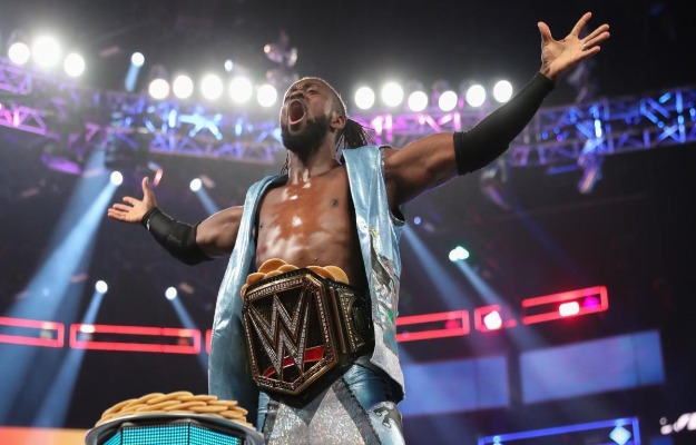 Kofi Kingston da su opinión sobre el turn heel de Roman Reigns