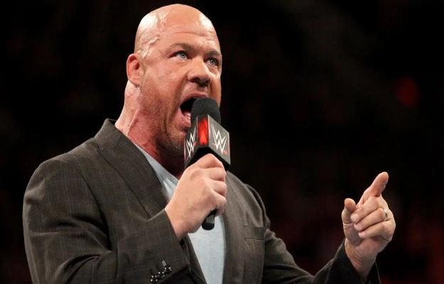 Kurt Angle habla sobre los inicios de Roman Reigns en WWE