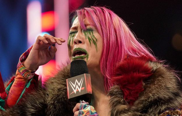 Leyenda de WWE critica el bookeo de Asuka en RAW
