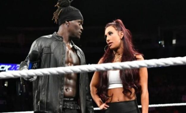 Planes para R-Truth y Carmella tras ganar el WWE Mixed match challenge