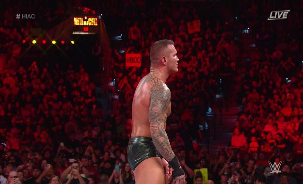 Randy Orton derrotó a Jeff Hardy en Hell in a Cell