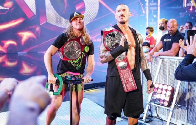 Randy Orton revela por qué disfruta hacer equipo con Riddle en WWE