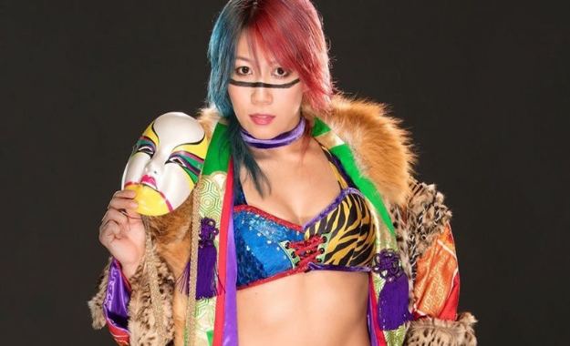 ¿Por qué WWE está manteniendo alejada a Asuka de los shows televisados?