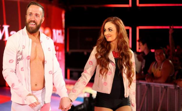 Razón por la que Mike y Maria Kanellis se han cambiado a 205 Live