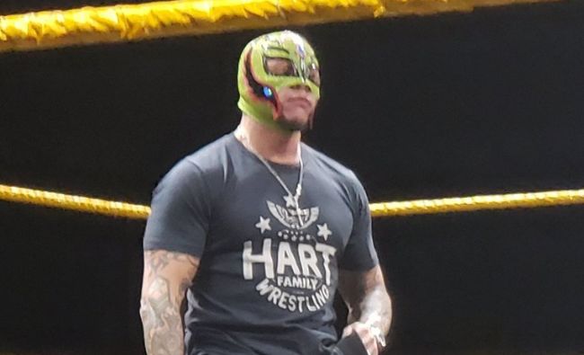 Rey Mysterio aparece en NXT