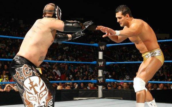 Rey Mysterio pide a Alberto del Río que regrese a WWE para formar la LWO