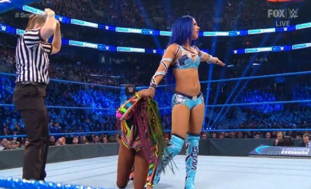 Sasha Banks regresa a WWE SmackDown