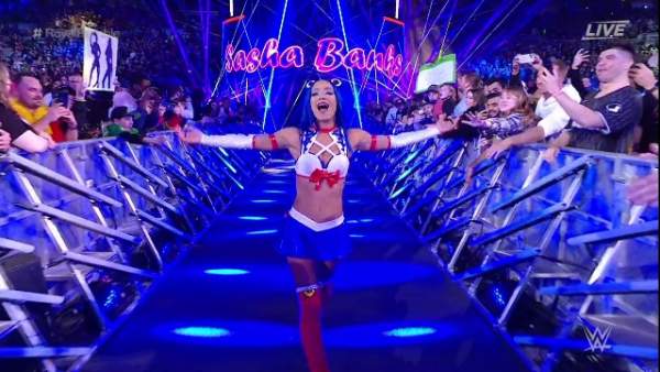 Sasha Banks y su cosplay de Sailor Moon en WWE Royal Rumble
