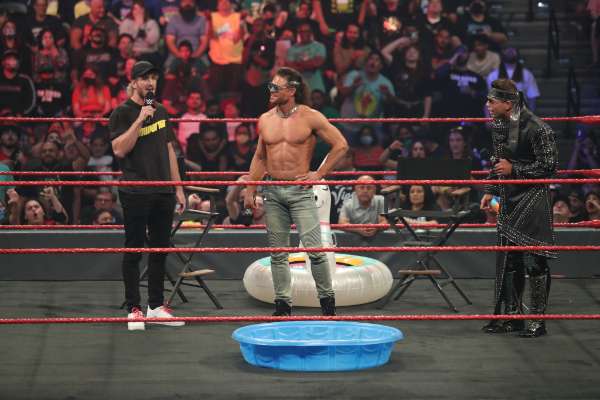 The Miz traicionó a John Morrison en WWE RAW