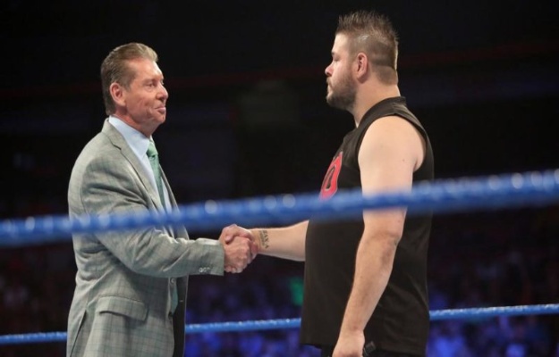 Vince McMahon le pidió a Kevin Owens que se quede en WWE
