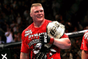 WWE Brock Lesnar con el título de UFC