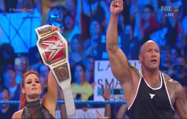 WWE SmackDown_ The Rock ataca a Baron Corbin con la ayuda de Becky Lynch