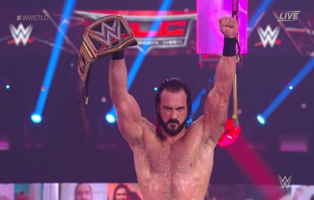 WWE TLC 2020_ Drew McIntyre retiene el campeonato de WWE