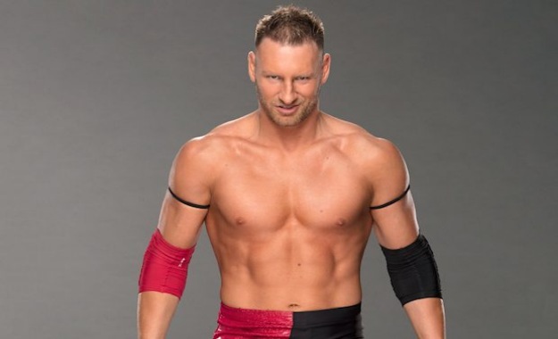 WWE cambia el nombre a dos luchadores de NXT