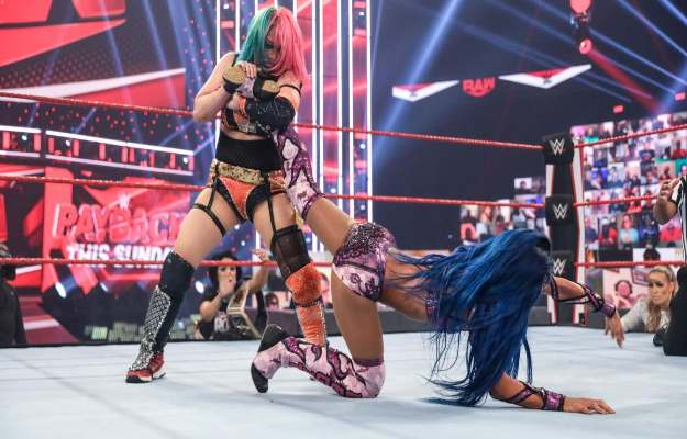 Una lucha de leñadoras en WWE Raw