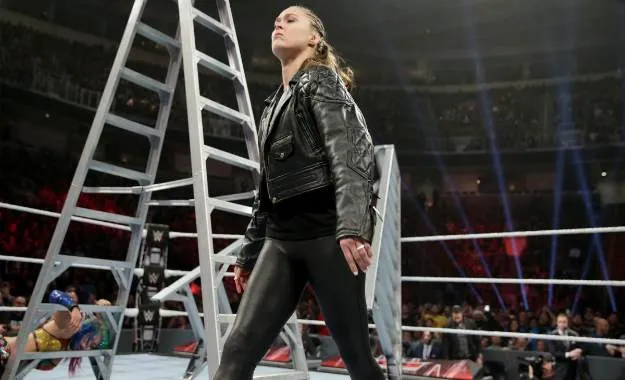 ¿Hizo Ronda Rousey un turn heel en WWE TLC? ¿Hizo Ronda Rousey un turn heel en WWE TLC?