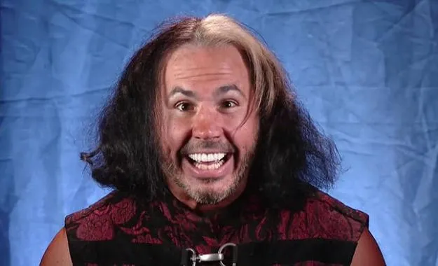 Matt Hardy continúa haciendo promos 