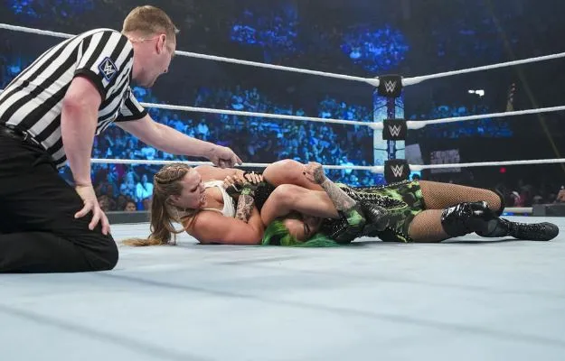 Ex-mánager de WWE halaga el trabajo de Ronda Rousey en SmackDown