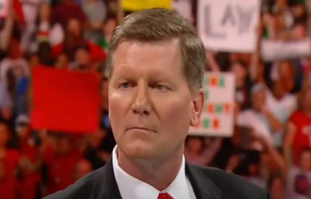 John Laurinaitis Se complica el futuro de John Laurinaitis