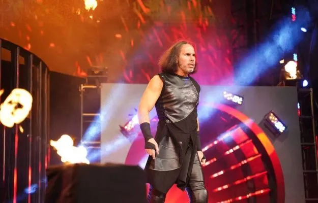 Matt Hardy Matt Hardy describe como es un vestuario en la actualidad